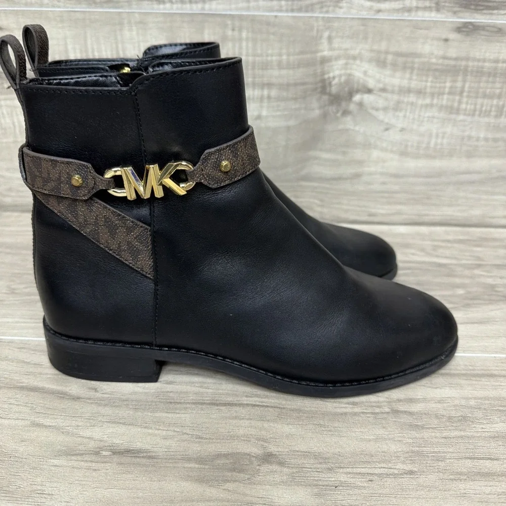 Michael Kors Black Farrah‎ Leather Flat Ankle Booties Boots 6.5